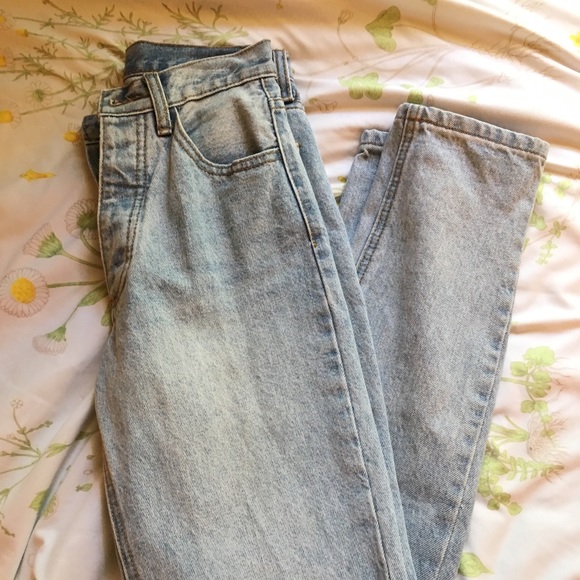 Brandy Melville Denim - RARE brandy Melville lightwash jane jeans